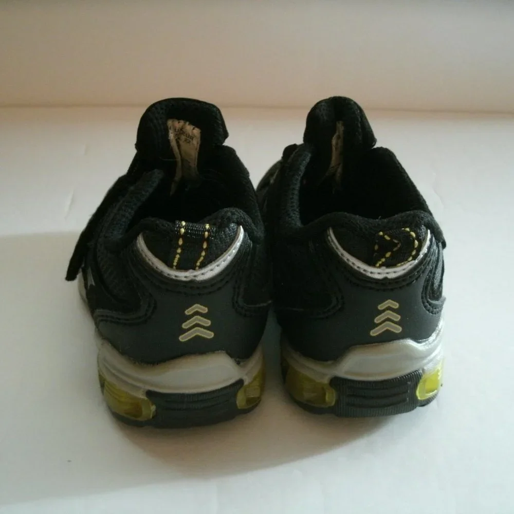 C9 Champion Boy's Sneakers Black Size 6